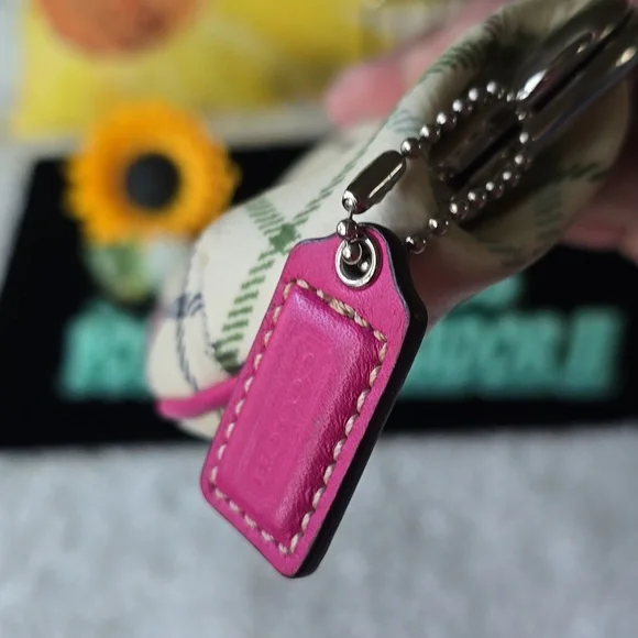 Coach DENIM LEGACY Wristlet With Hangtag And Gold COIN RARE EUC - Picture 8 of 17